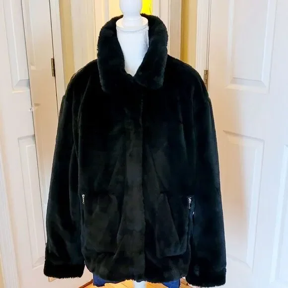 COPY - BEAUTIFUL FOREST GREEN FAUX FUR JACKET BY TRINA TURK